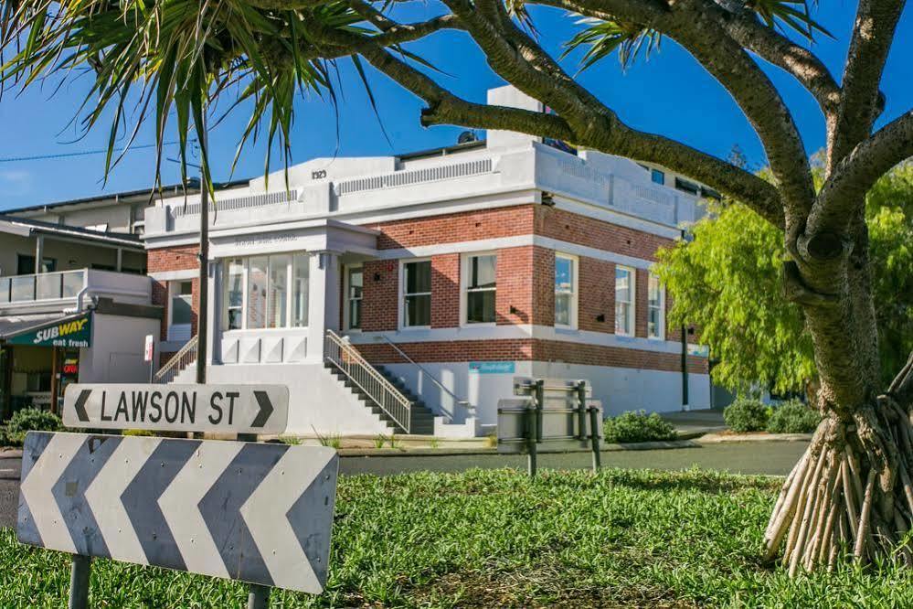 The Surf House Hostel Byron Bay Exterior photo